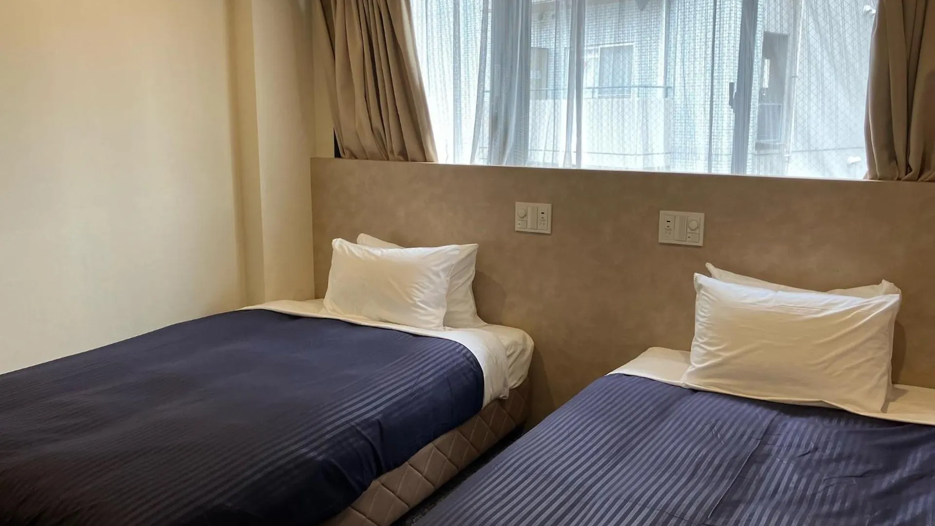Hotel Livemax Budget Umeda Осака 2*,  Япония